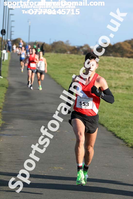 Senior men and women, Heaton Memorial 10k Road Race, Town Moor, Newcastle.  Photo: David T. Hewitson/Sports for All Pics